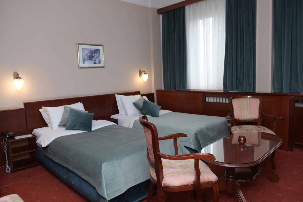 Chambre Double ou Lits Jumeaux