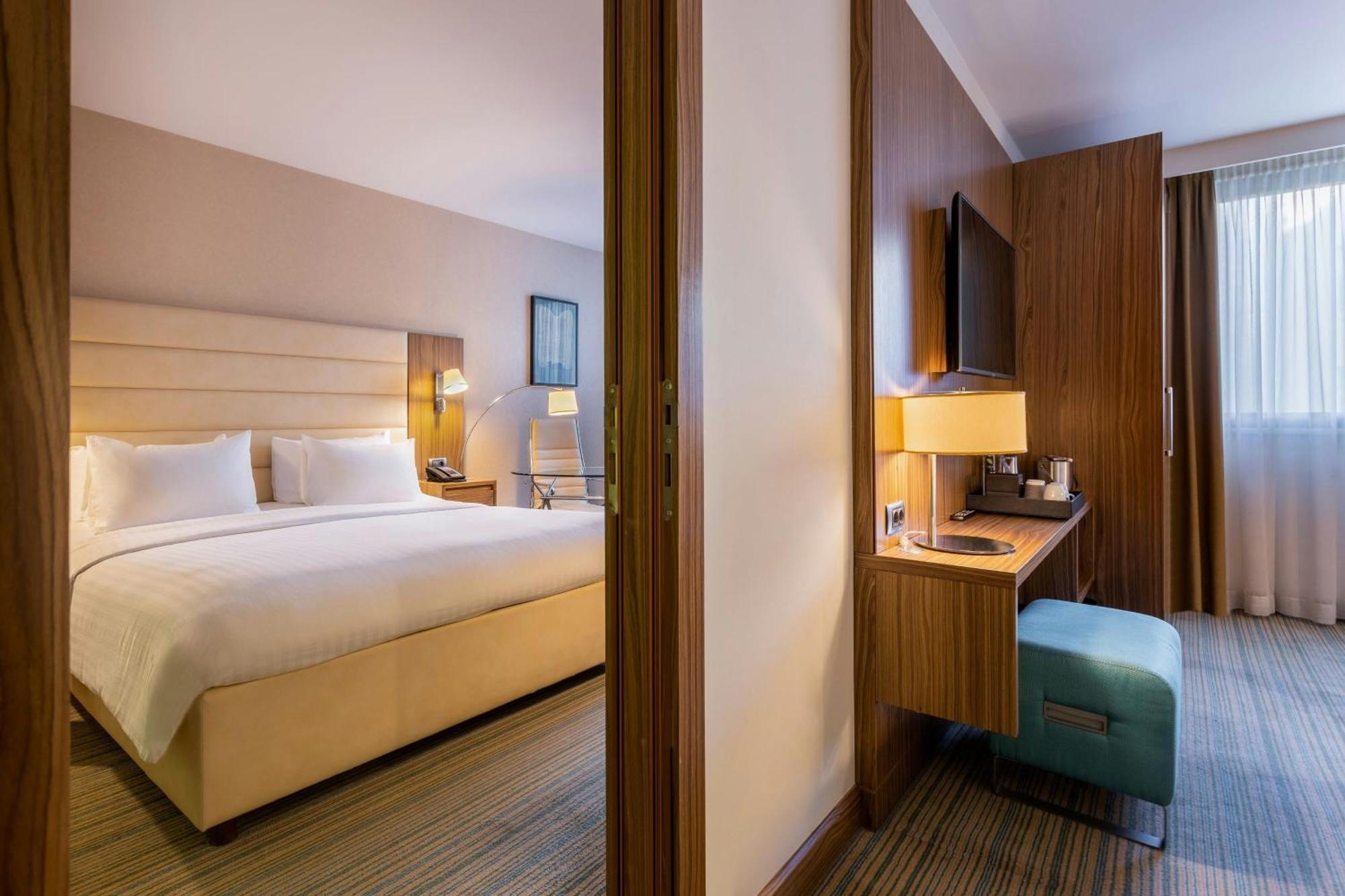 Standard Room King Bed