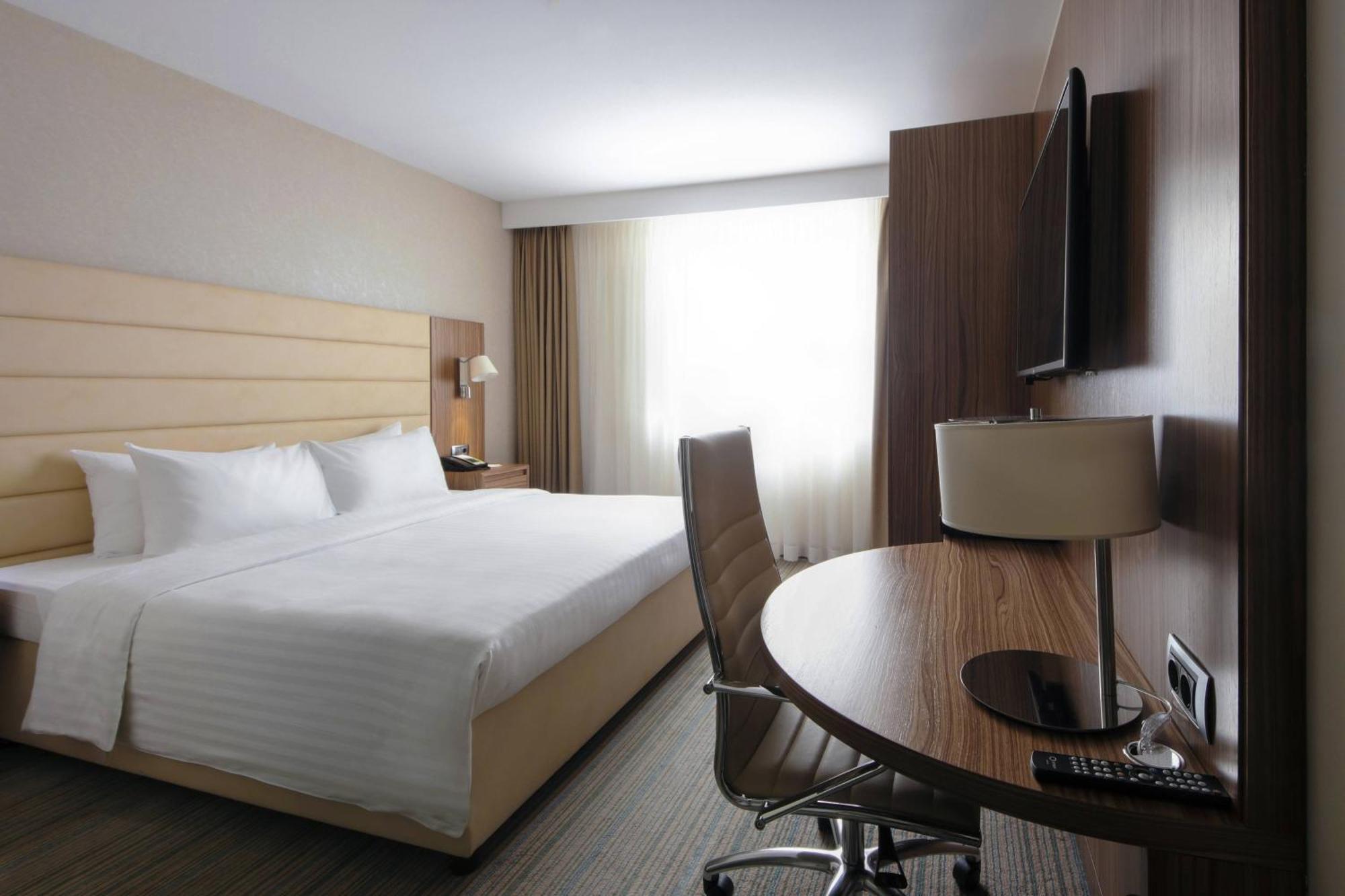Standard Room King Bed