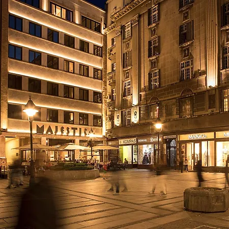 Hotel Majestic-3